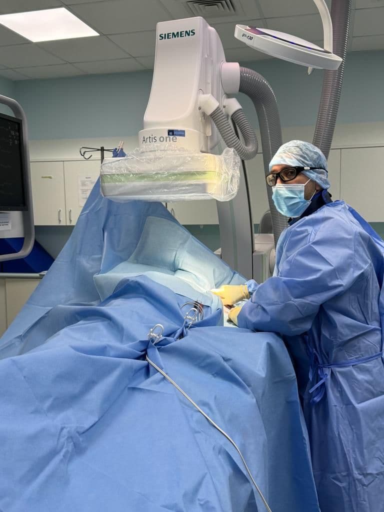 Dr Jogiya performing a cardiac rhythm procedure
